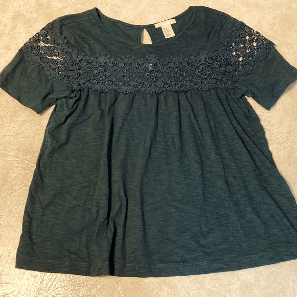 H&M green shirt